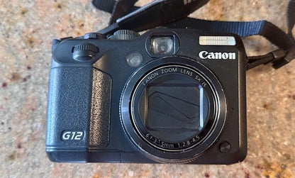 Canon PowerShot G12 10.0MP Digital Camera 5X Zoom Lens 6.1-30.5mm w/2 batteries