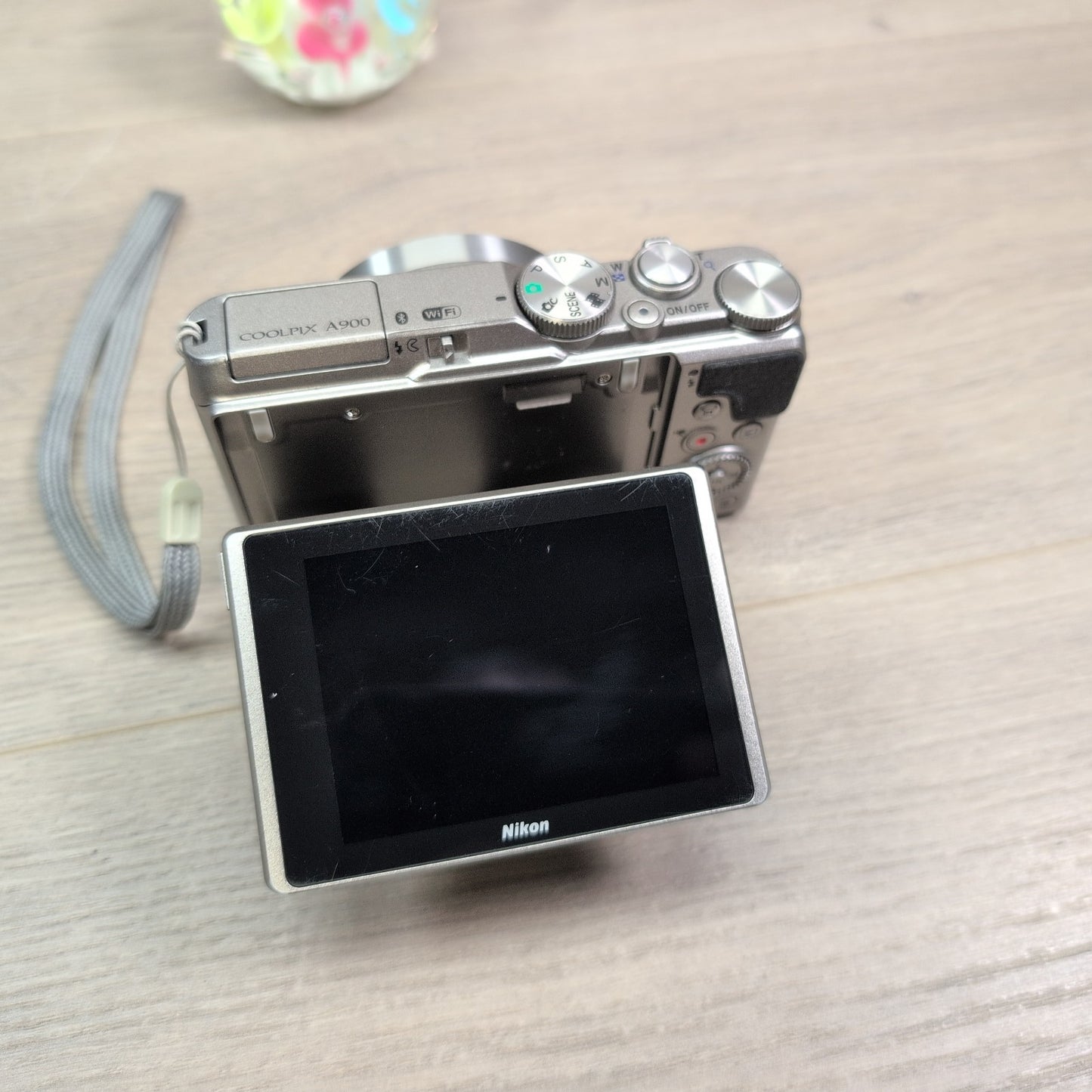 Nikon COOLPIX A900 Silver Digital Camera, Compact 35x Zoom - Tested