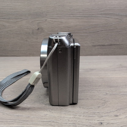 Nikon COOLPIX A900 Silver Digital Camera, Compact 35x Zoom - Tested
