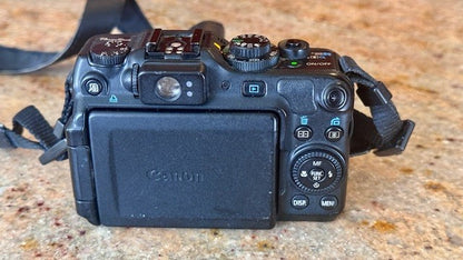 Canon PowerShot G12 10.0MP Digital Camera 5X Zoom Lens 6.1-30.5mm w/2 batteries