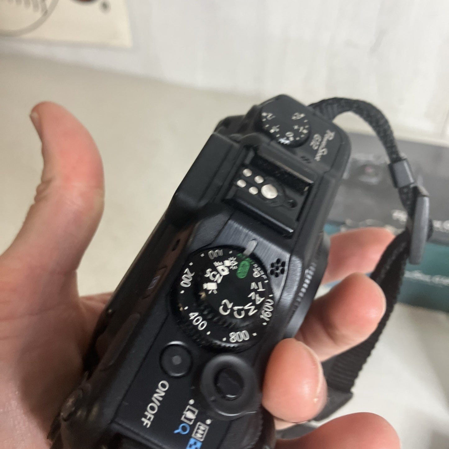 Canon PowerShot G12 10.0MP Digital Camera Black W/ Box & Accessories