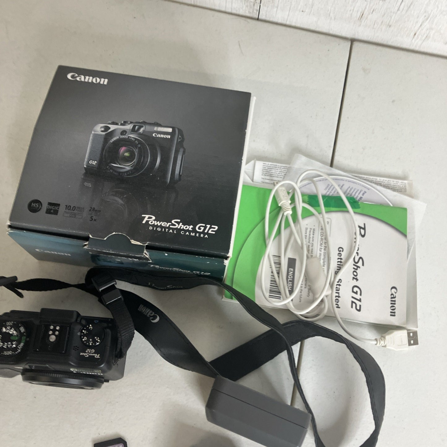 Canon PowerShot G12 10.0MP Digital Camera Black W/ Box & Accessories